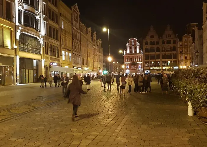 Amik Apartament-night View Βρότσλαβ