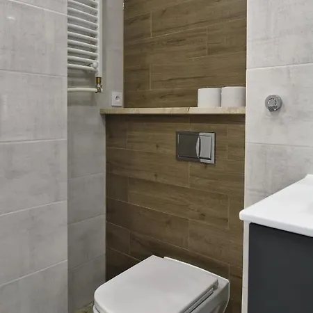 Amik Apartament-night View アパート ヴロツワフ