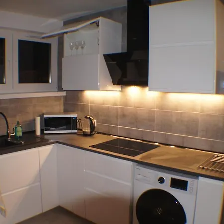 Amik Apartament-night View アパート *